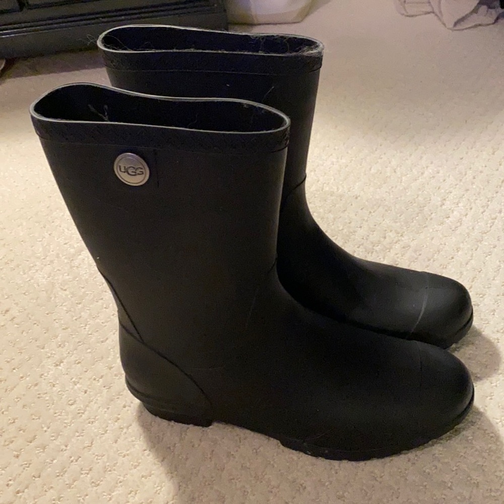 Ugg rain boots